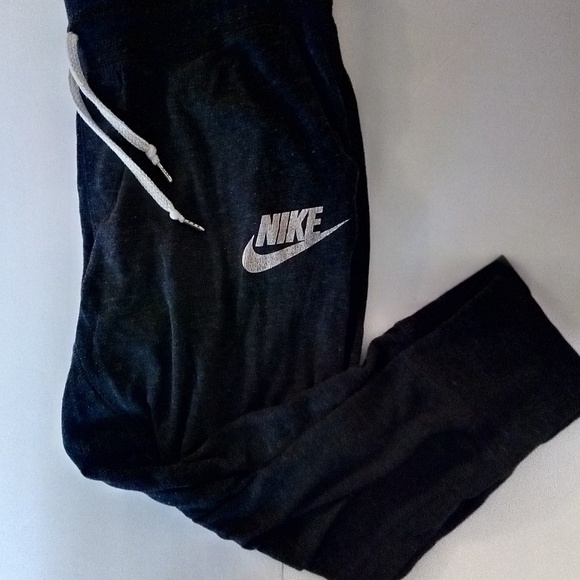 Nike Pants - 3/$25 Nike front tie charcoal gray workout capris